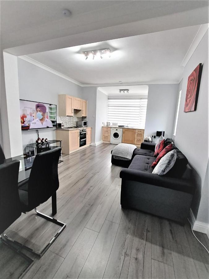 Large Flat Quite Location Modern And Well Equipped Apartment Swanage Exterior photo